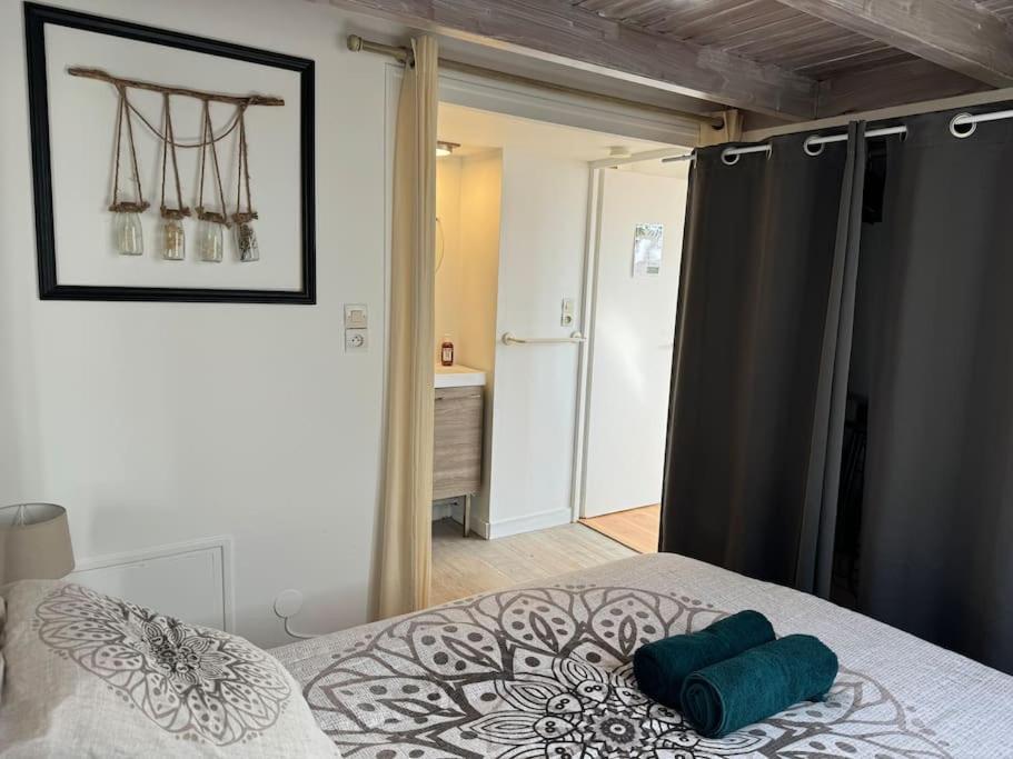 Ღ L'Entr'Act • Au Coeur De Ville Et Du Vieux Port ลาโรแชล ภายนอก รูปภาพ
